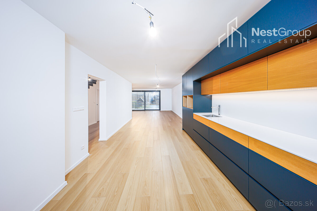 VEĽKÝ 5- IZBOVÝ RD KOMPLETNE ZREKONŠTRUOVANÝ, DVOJGARÁŽ - 9