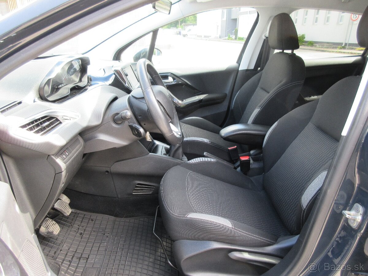 Peugeot 208 1.2 PureTech Style - 9