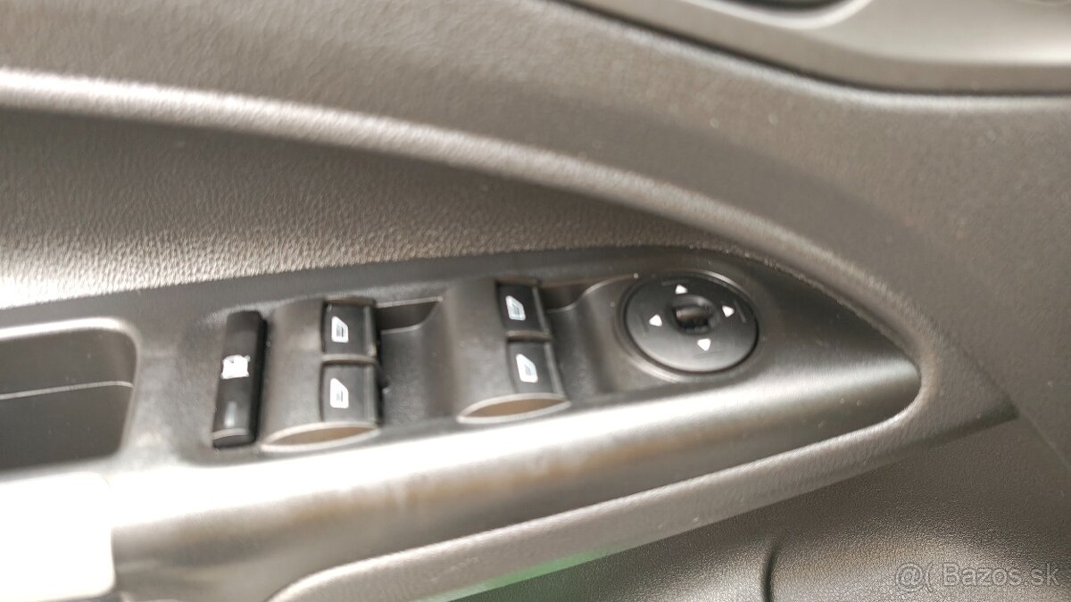 Ford Tourneo 7miestne diesel - 9