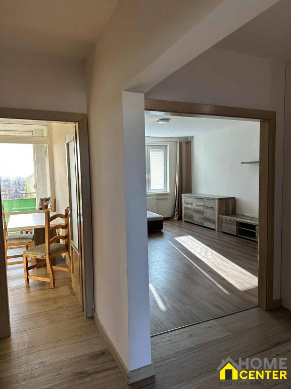 PREDAJ : 3 IZBOVÝ BYT S LOGGIOU, ul. VODNÁ, KOMÁRNO - 9