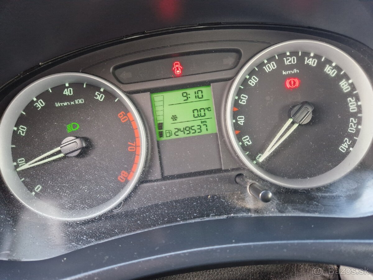 Škoda Roomster 1.4 16V 63KW BENZIN - 9