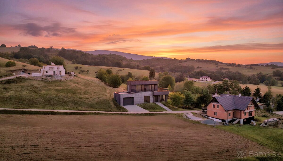 REZERVOVANÉ. Korytárky pozemok "A" - 9