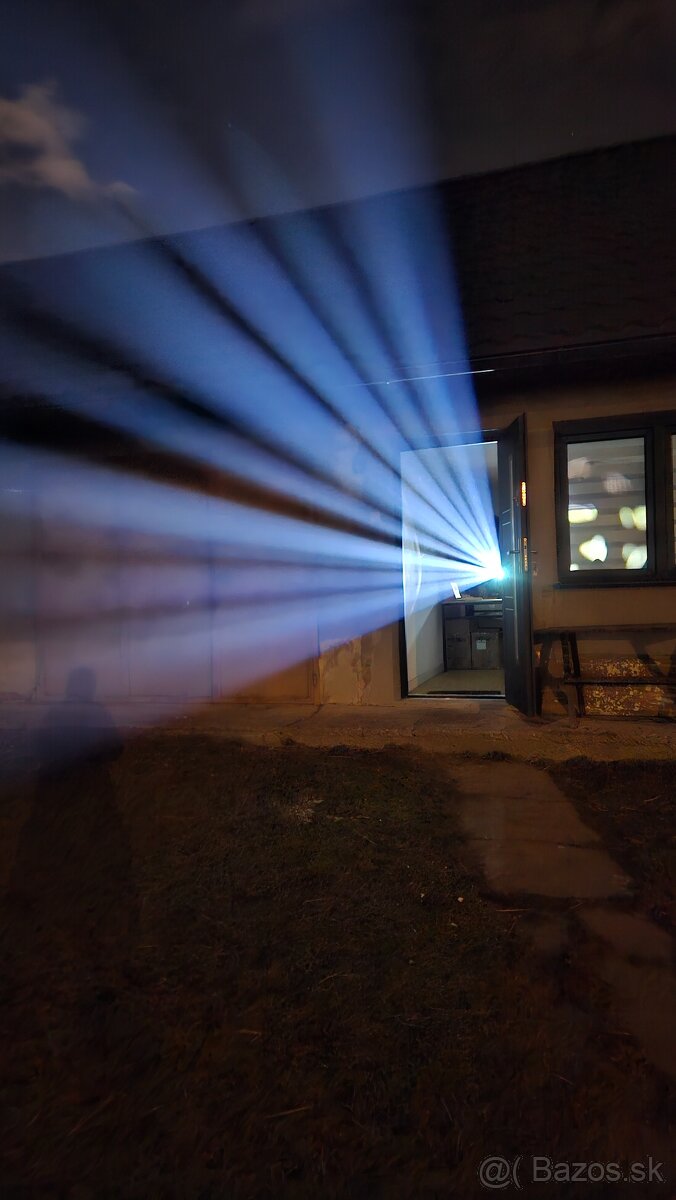 Otočné hlavy 200W Beam, fokusácia, rainbow efekt, auto retur - 9