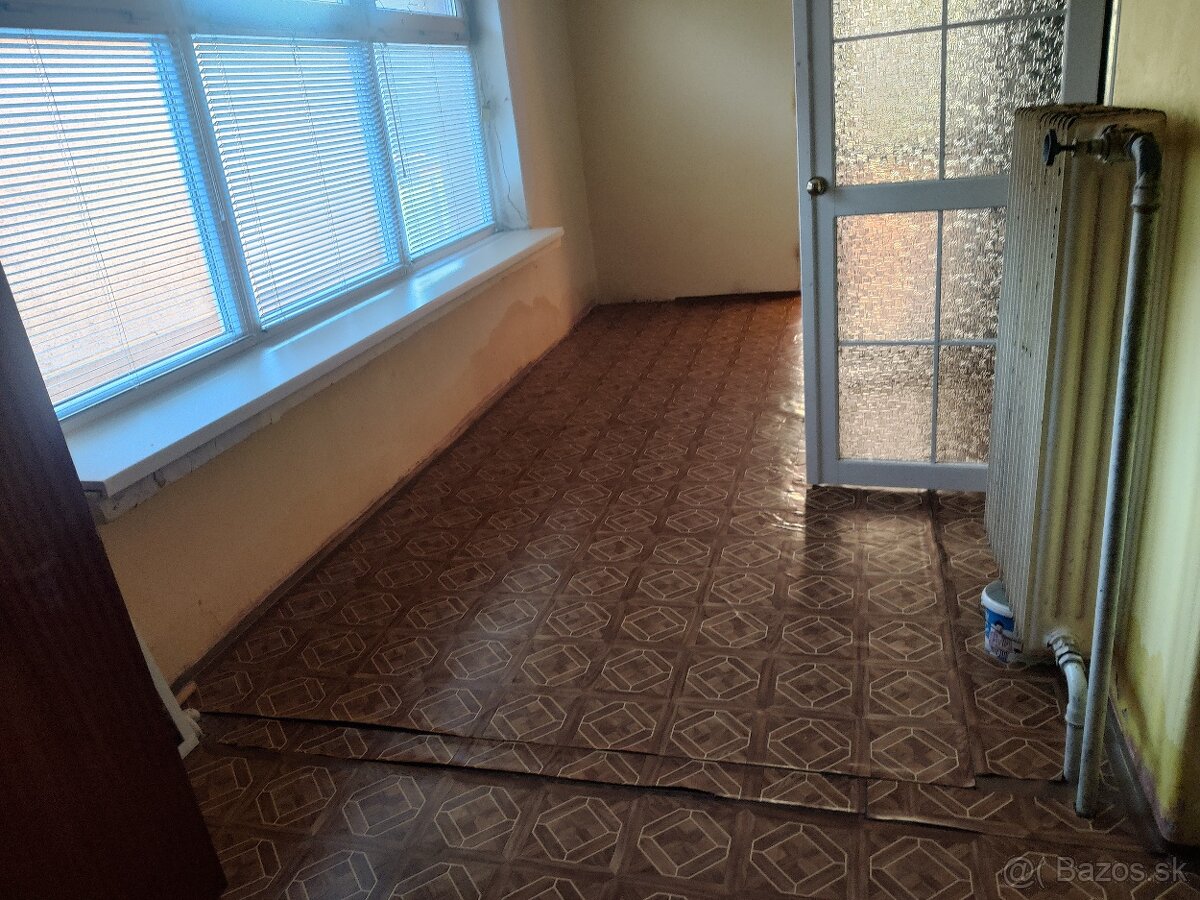 Rodinný dom s pozemkom v obci Čierna - 9