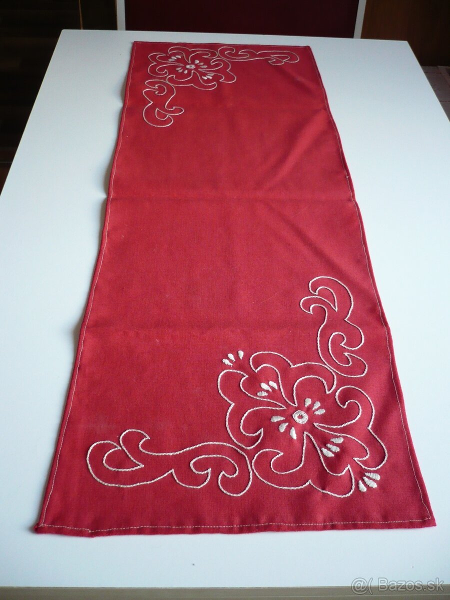 vyšívané obrusy - 9