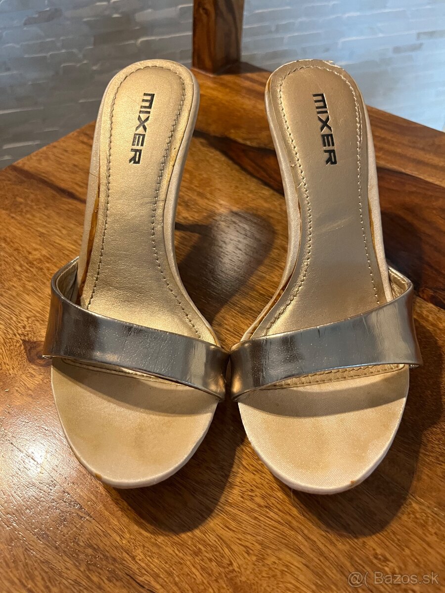 Rozne boty cislo 35 - 9