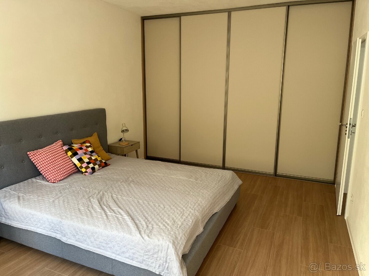 Krásny 2 izbový byt po kompletnej rekonštrukcii - 9