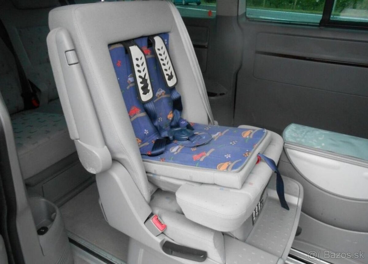 Volkswagen Multivan 2,5 96 kw 7 Míst Serviska nafta - 9