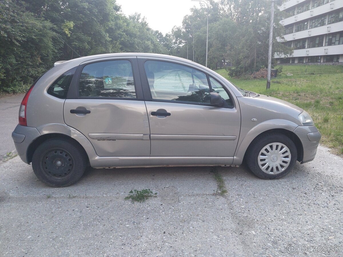 Citroën C3 r. 2009 54kW šedá metalíza - 9