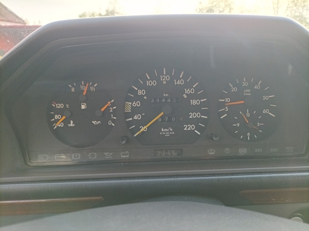 Mercedes E250D 83KW W124 - 9