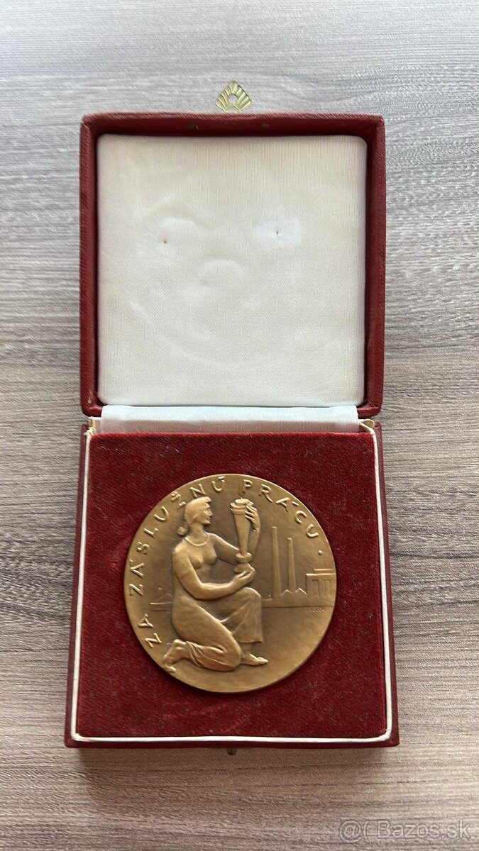 Zbierka medailí a odznakov - 9