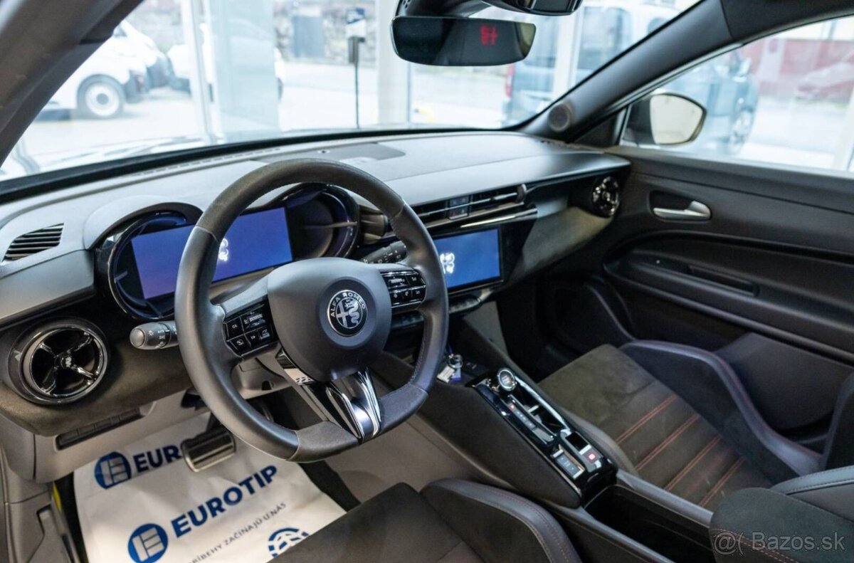 Alfa Romeo Junior Speciale 54kWh - 9