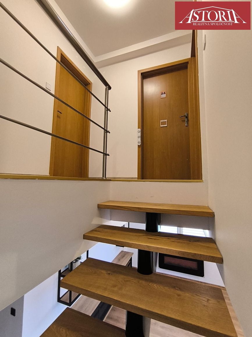 PREDAJ - moderný 4-izbový mezonet - 122m2 - Vrútky - 9