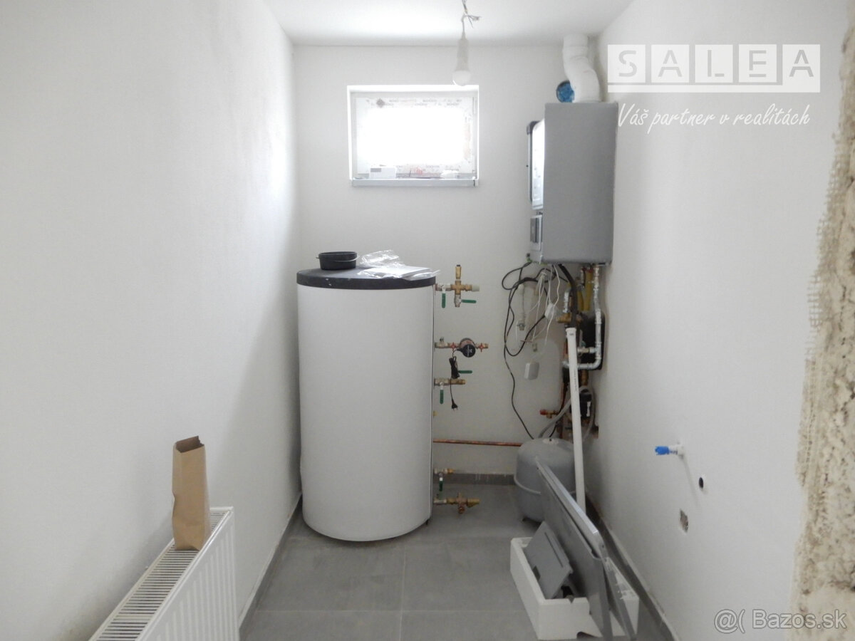 Pekný rodinný dom, 300 m2, kompletná rekonštrukcia, Hronské - 9