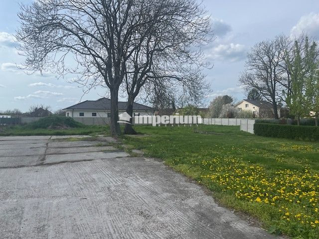 Predaj : pozemok 1550 m2 aj pre developerov v obci Veľké Bl - 9