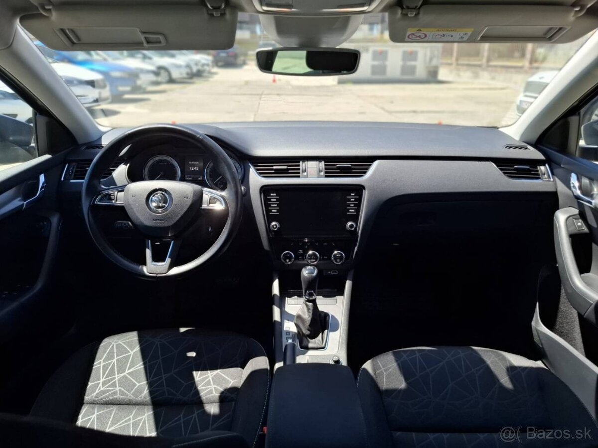 Škoda Octavia Combi 1.8 TSI Ambition DSG - 9
