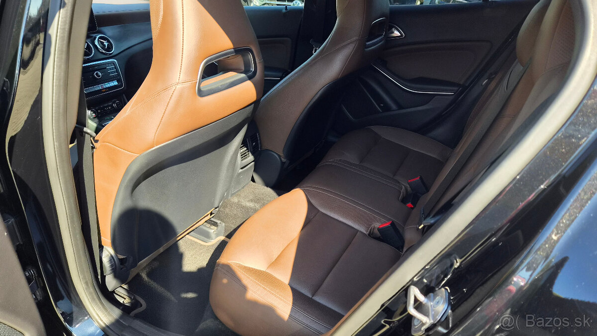 Mercedes-Benz GLA 180 Entry A/T - 9