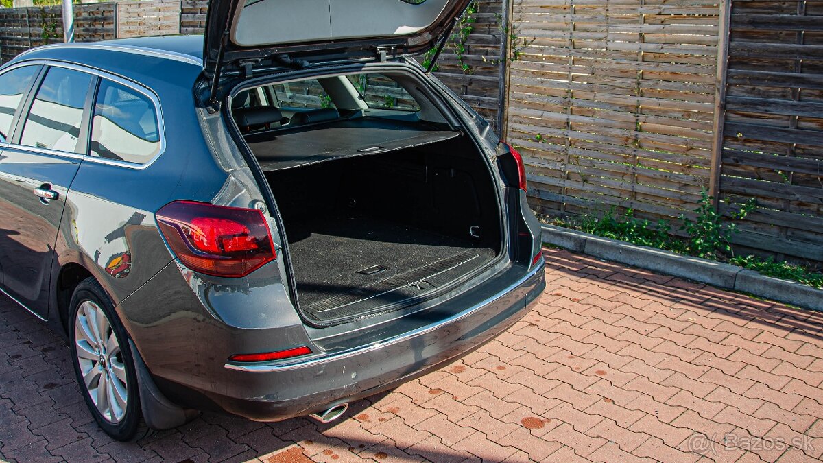 Opel Astra Sport Tourer ST 1.4 Turbo 140k, 103KW, M6, 5d - 9