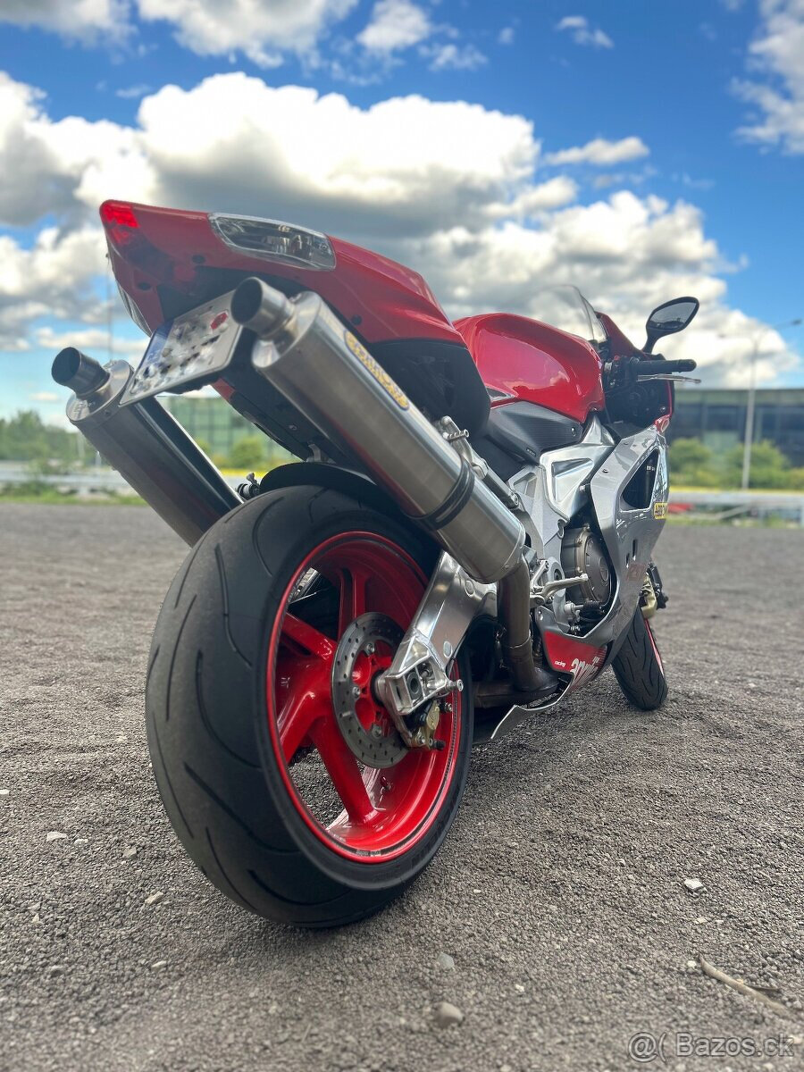 Aprilia RSV 1000 R - 9