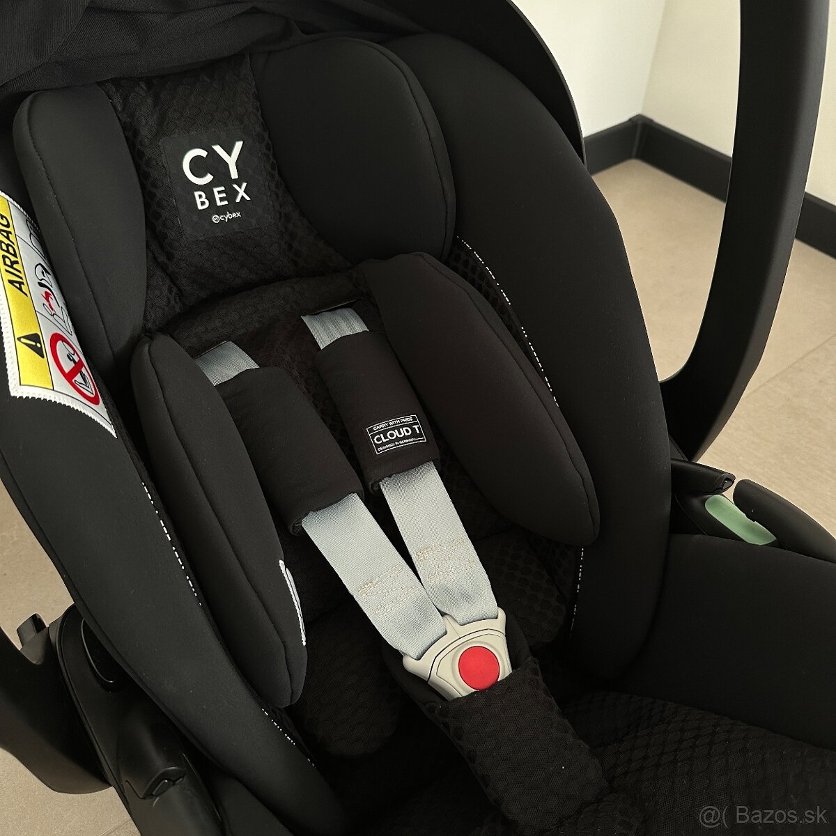 CYBEX Cloud T i-Size Urban Mobility Black - 9