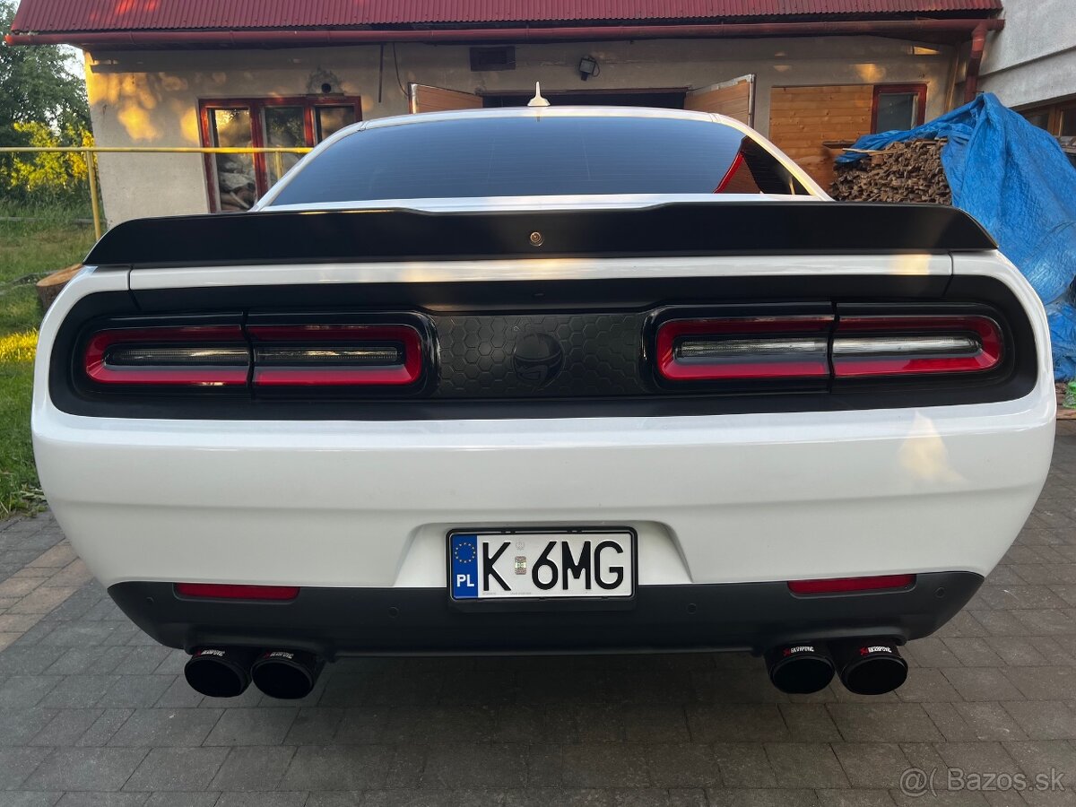 Dodge Challenger 6.4 - 9