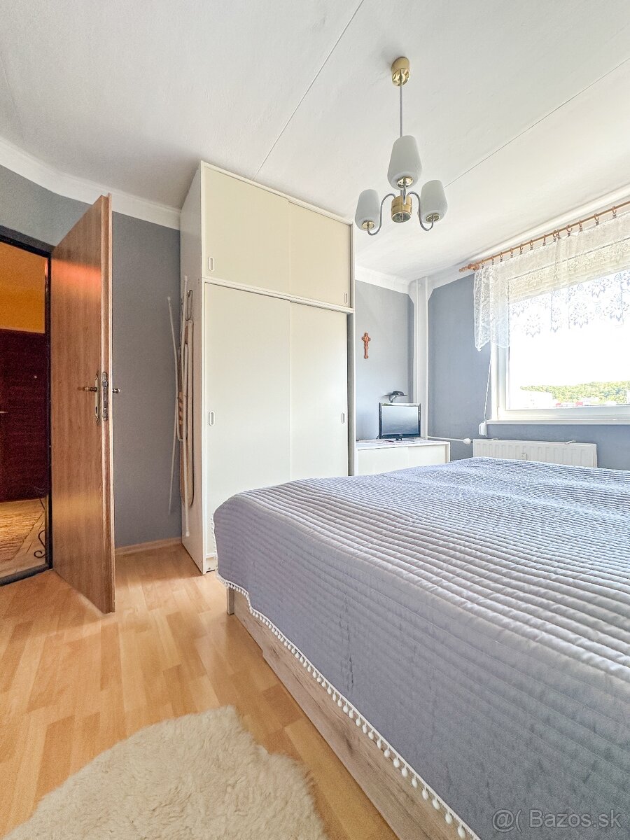 Pražský typ byt Nad Jazerom, Vážecká ulica - 9