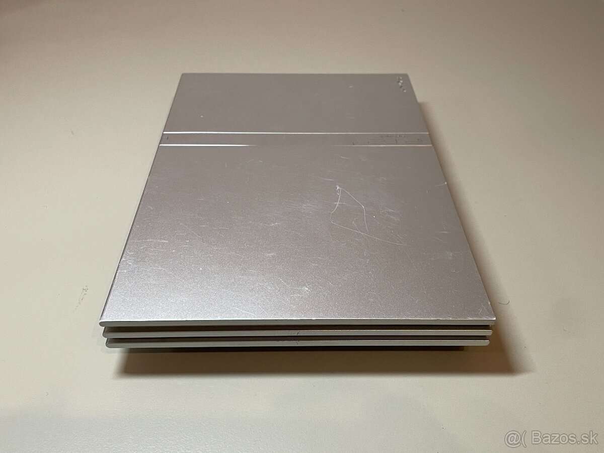 PlayStation 2 Slim Silver + 5 hier, 2x ovládač, memory card - 9