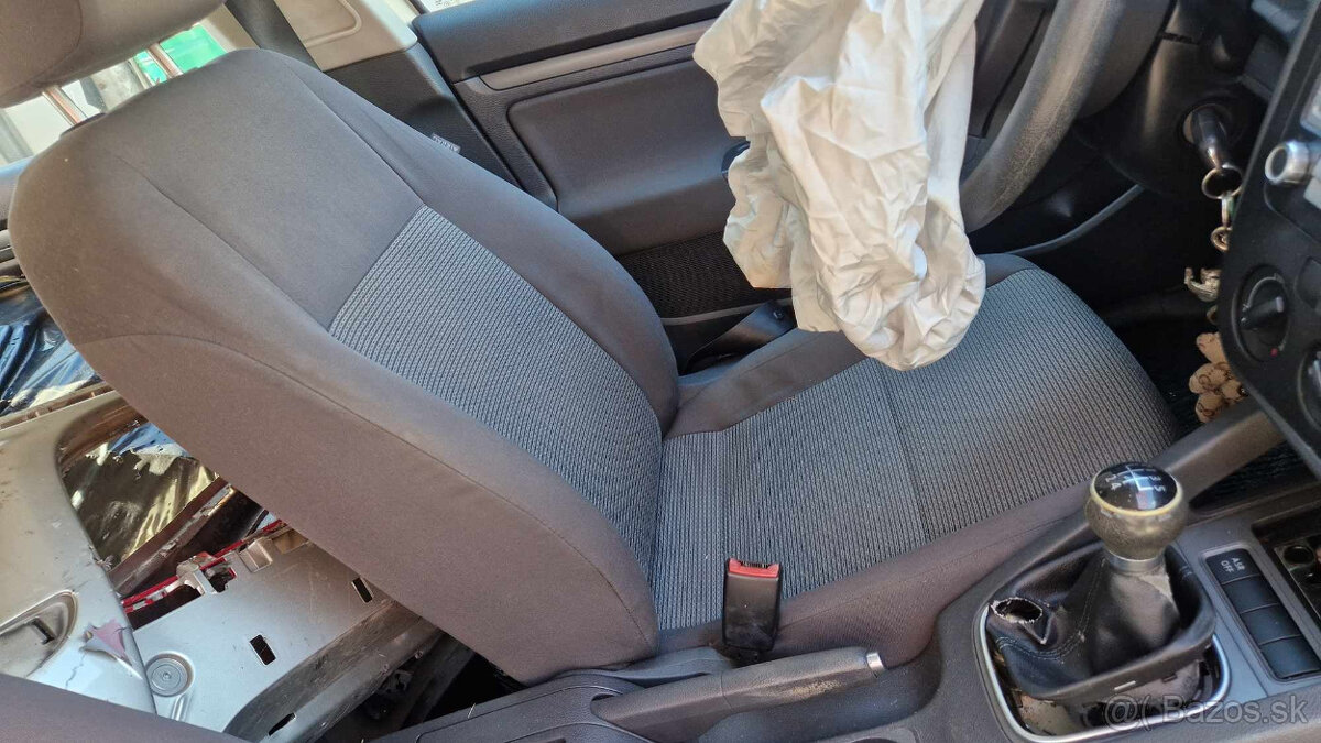 Volkswagen Jetta 1,6i 75kw - 9