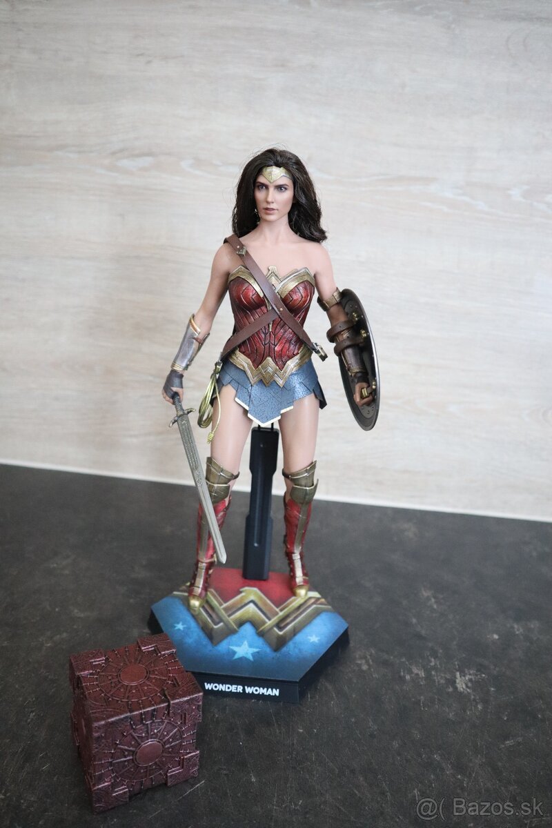 Figúrka Hot Toys Wonder Woman (Justice League Deluxe) - 9