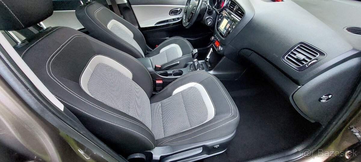 Kia Ceed SW 1.6 CRDi 136k Gold - 9