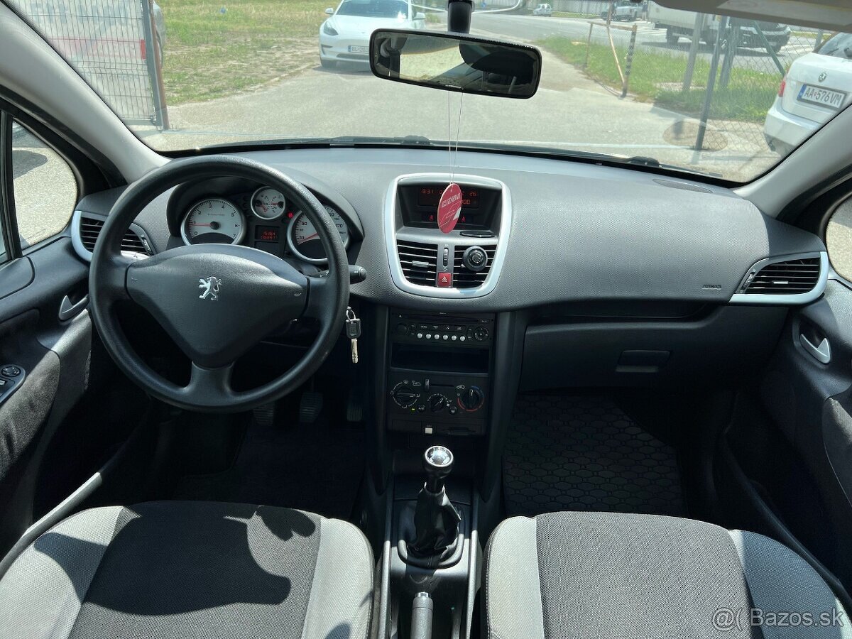 Peugeot 207 1.4 benzín, 70kW, MT/5, rok:08.2009. - 9