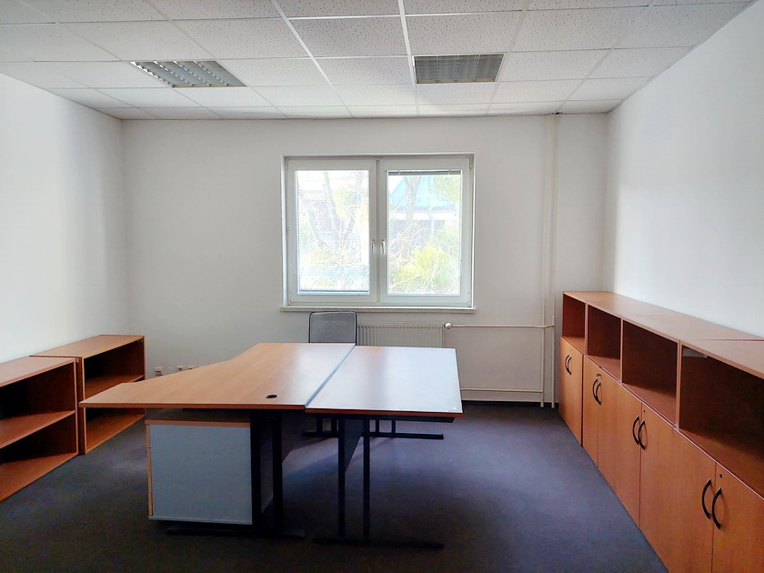 Prenajmeme admin budovu v Bratislave II. pri OC Centrál - 9