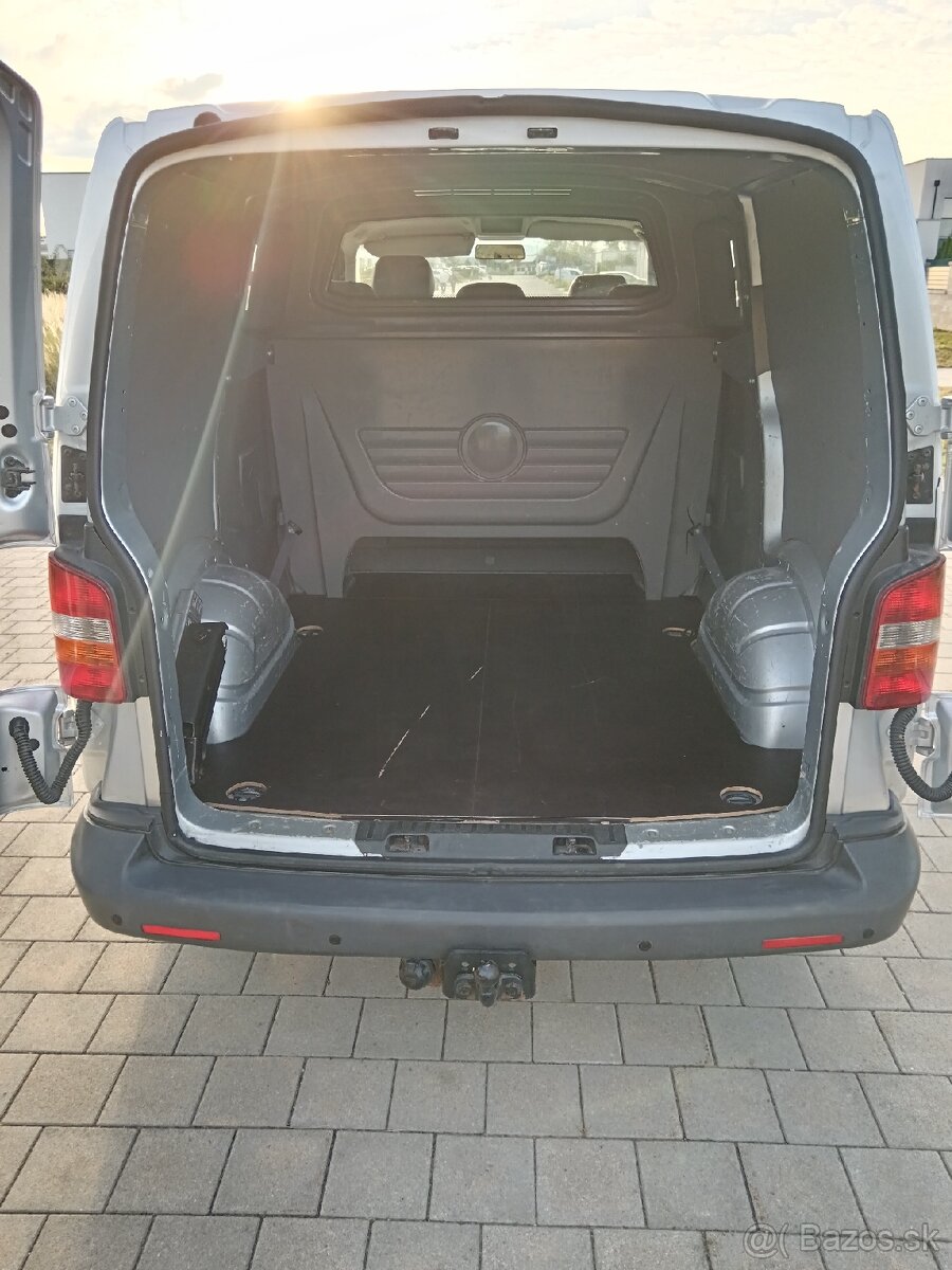 Predám dodávku vw transporter T5 77kw 1.9 tdi - 9