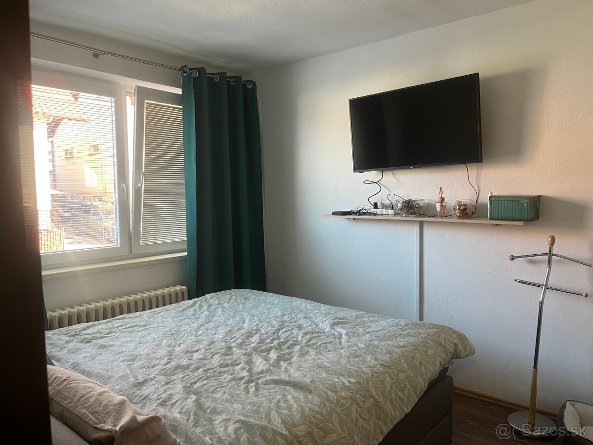 VIDINÁ - RD - 240 m2 - TERASA, BAZÉN, GARÁŽ - 9