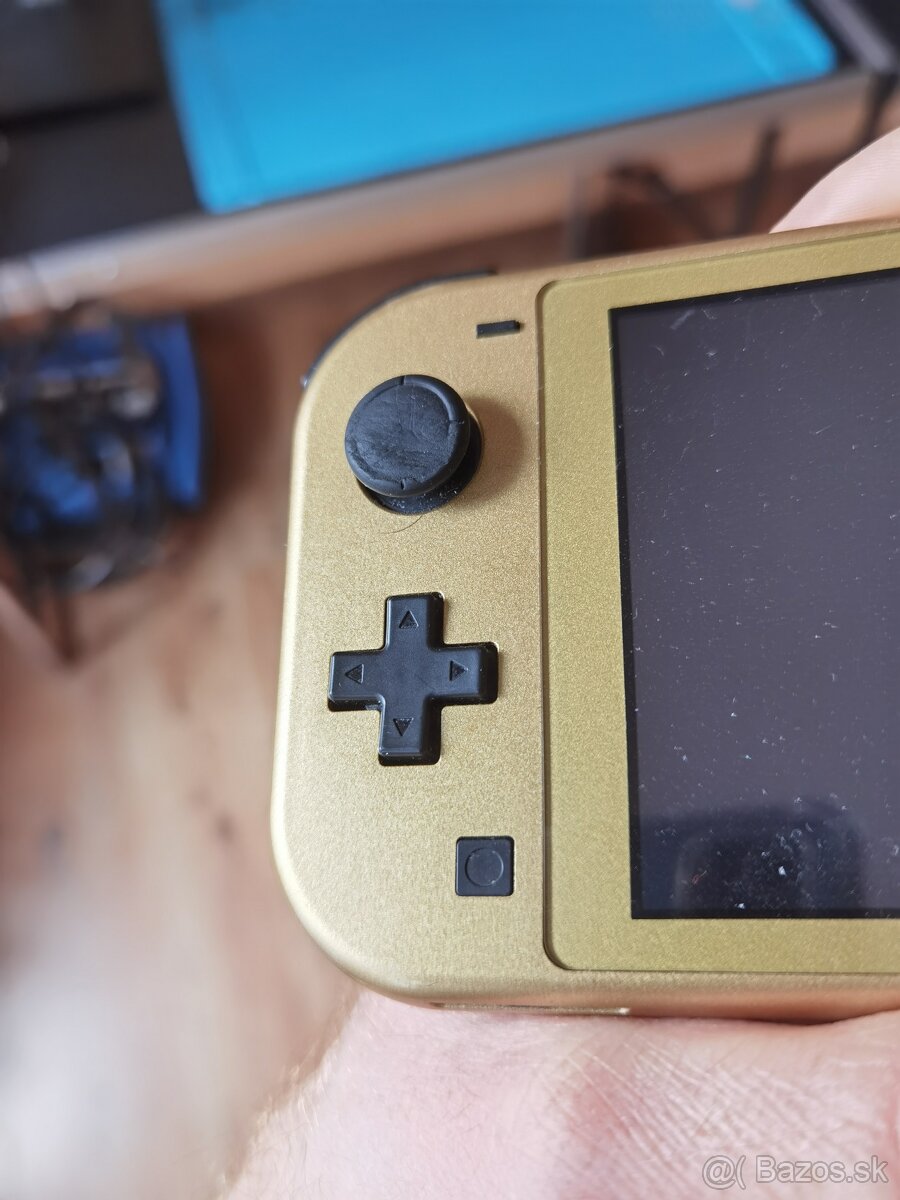 Nintendo Switch Lite Hyrule Edition - 9