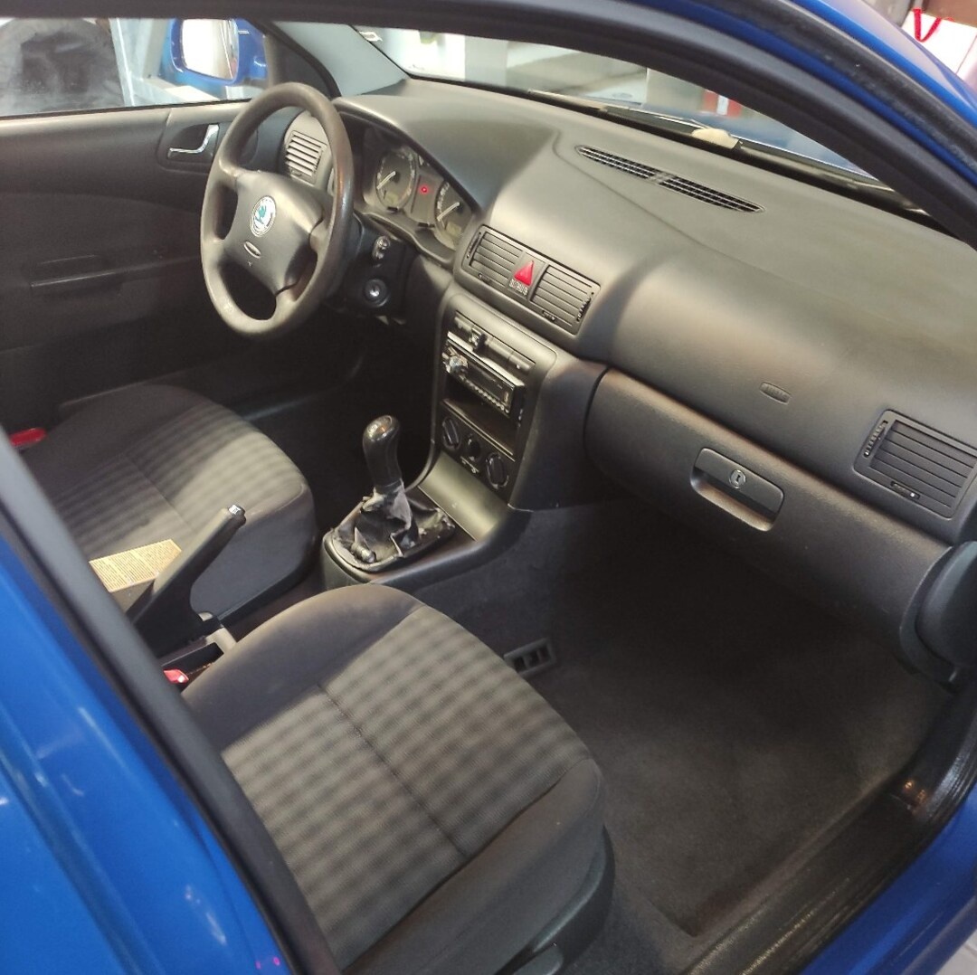 Škoda Octavia combi LPG Tour Modrá - 9