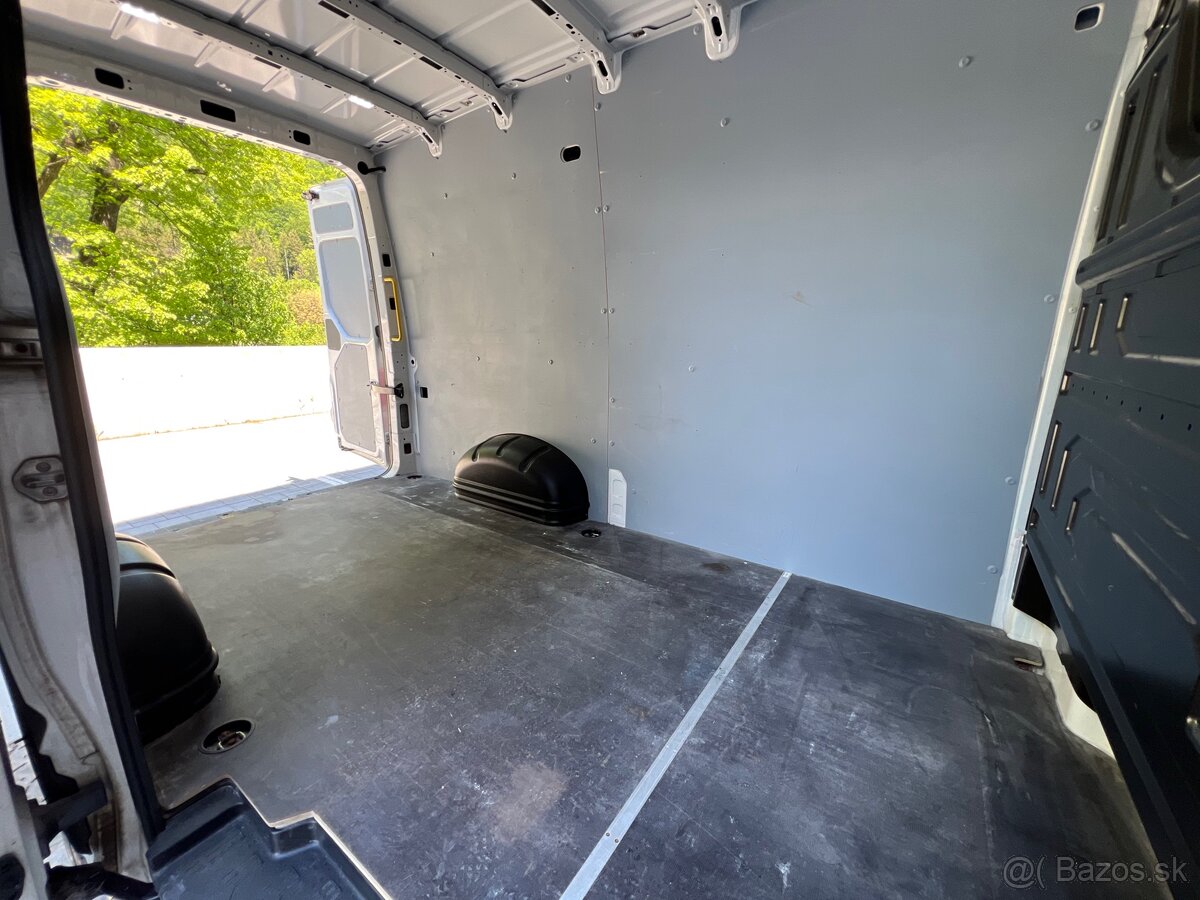 Volkswagen Crafter Dodávka 35 2.0 BiTDI L3H2 - 9