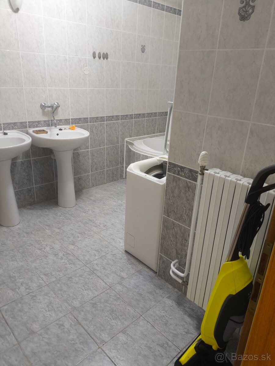 Prenájom Šaľa Pázmaňa 135m² - 9