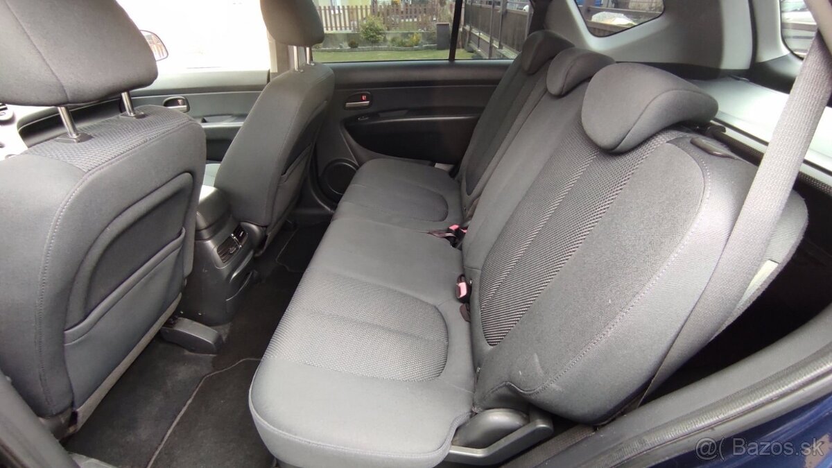 Kia Carens - 9
