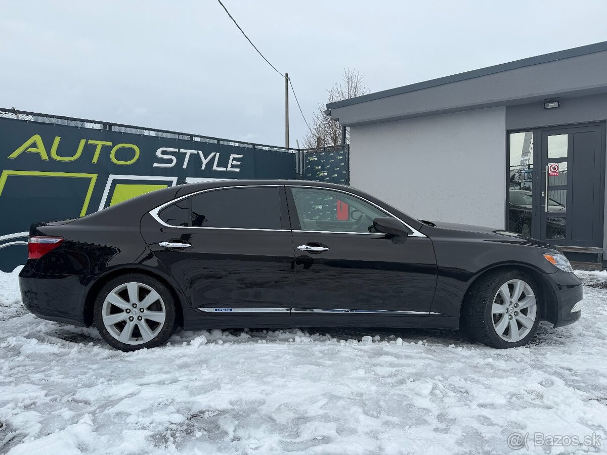 Lexus LS 600hL • 2008 • 4x4 • TOP VÝBAVA - 9