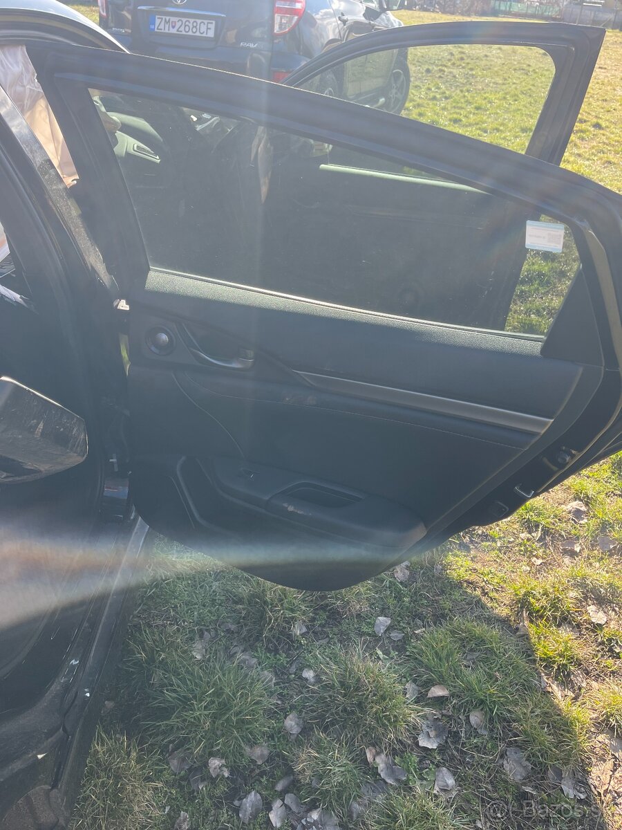 Honda Civic 1.5 vtec turbo executive - 9