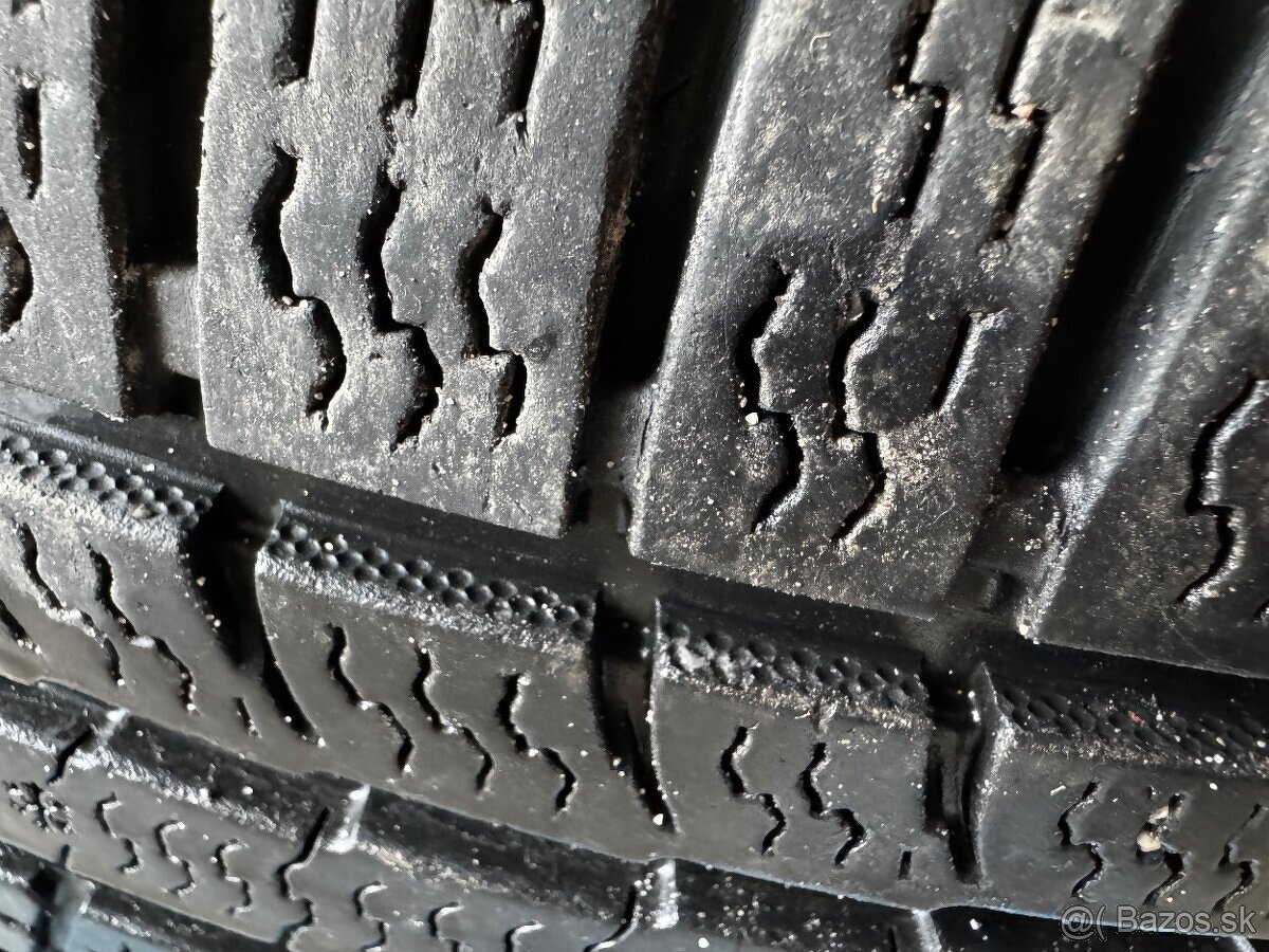 Sada celorocnych pneumatik 205/55 R16 - 9