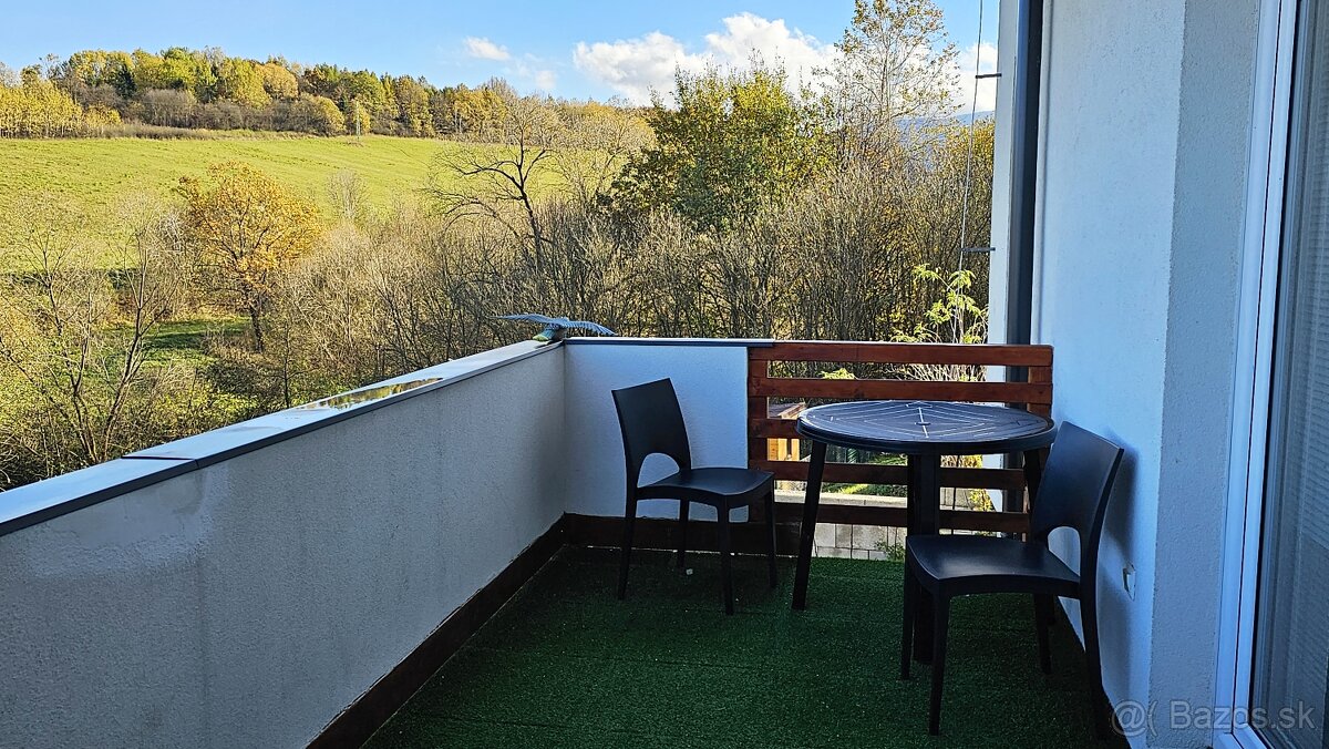 EXKLUZÍVNE Moderný zariadený 4-izbový rodinný dom, 2 k - 9