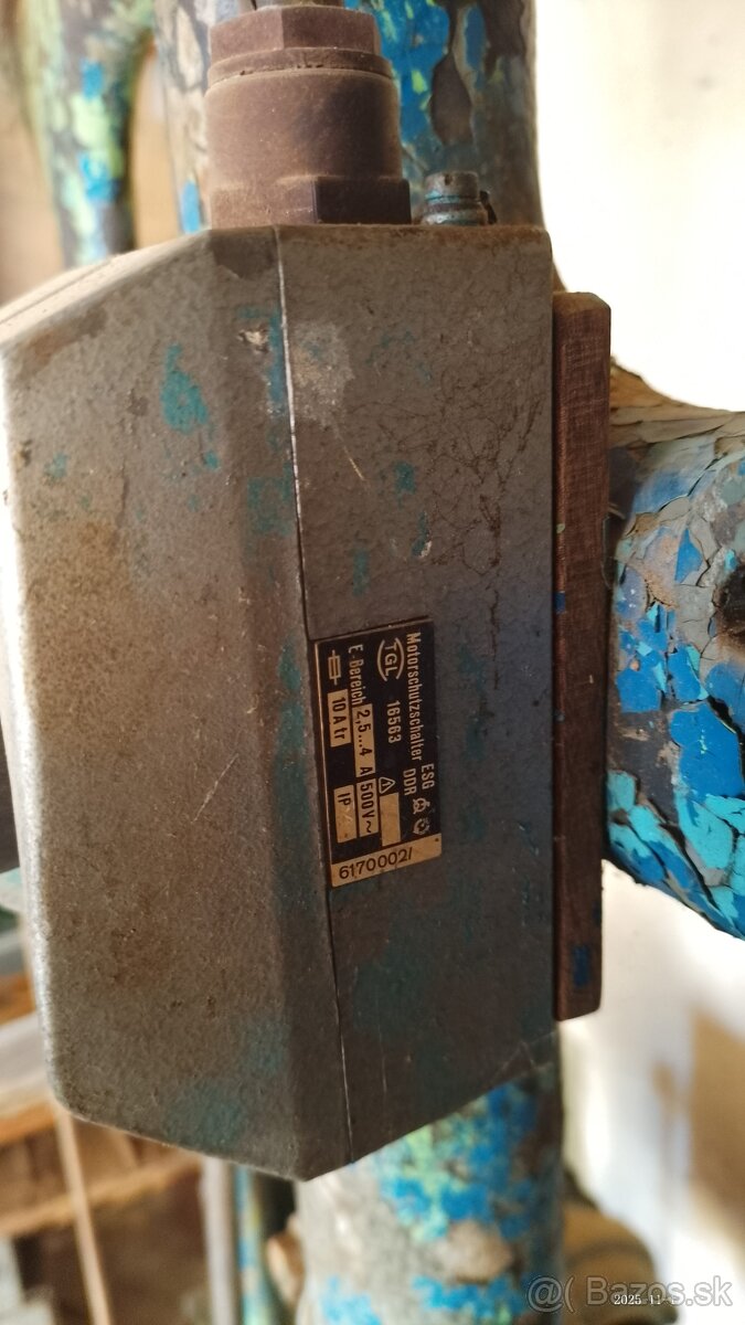 Predám starožitnú stojanovú vŕtačku - 9