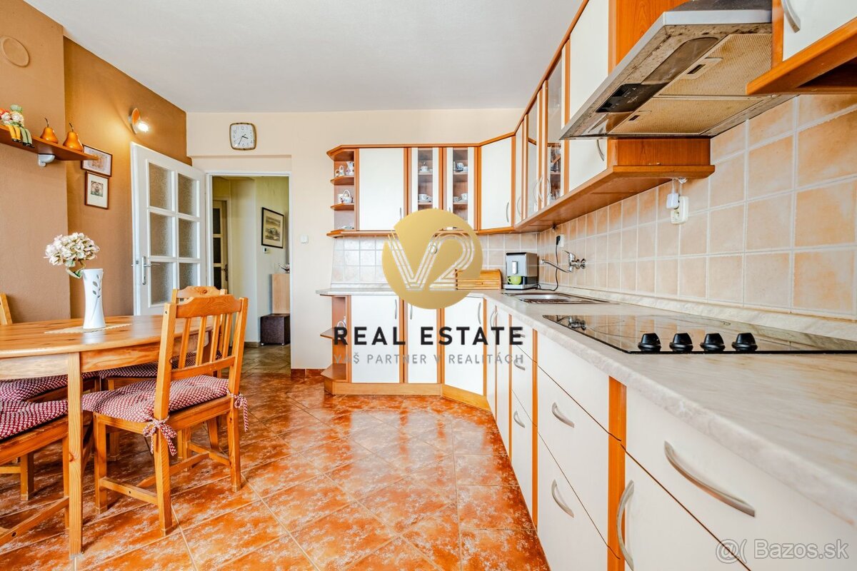 Na PREDAJ RD Zobor 120m2, pozemok 460m2 - 9