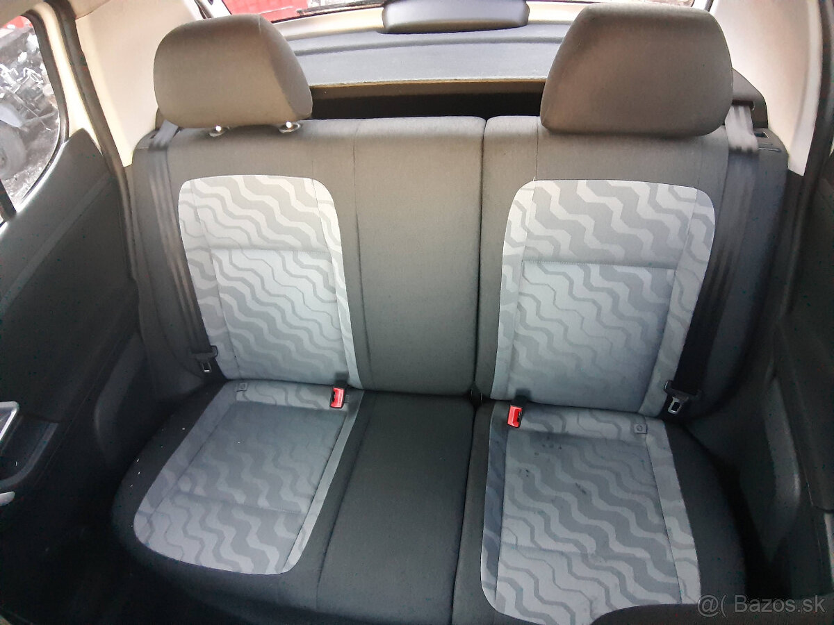 . Škoda Fabia 1,4i 16V - 9