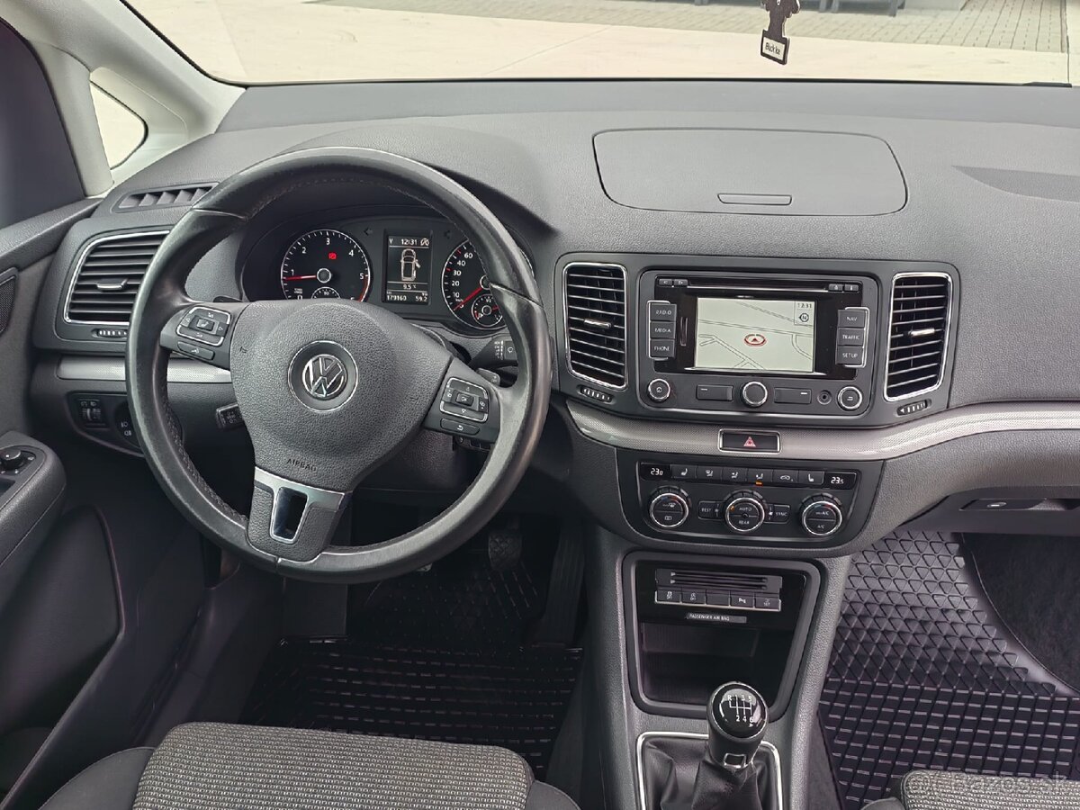 Predám Vw Sharan 2.0TDI M6 - 9