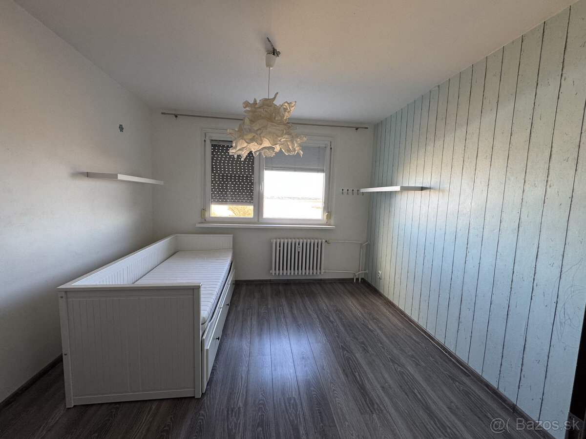 Priestranný 4 izbový byt v tichej lokalite s krásnym výhľado - 9