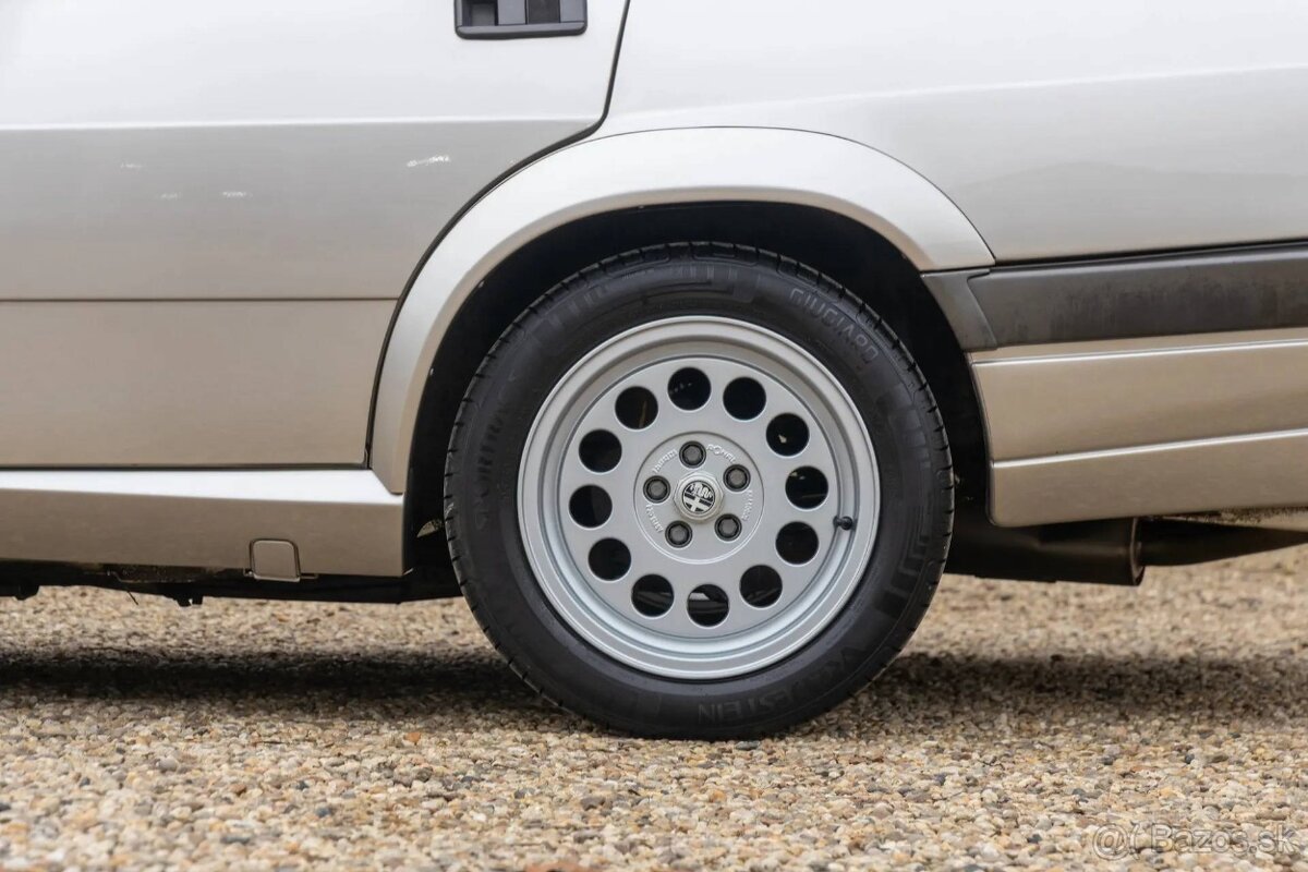 Alfa Romeo 75 2.0 Twin Spark - 9