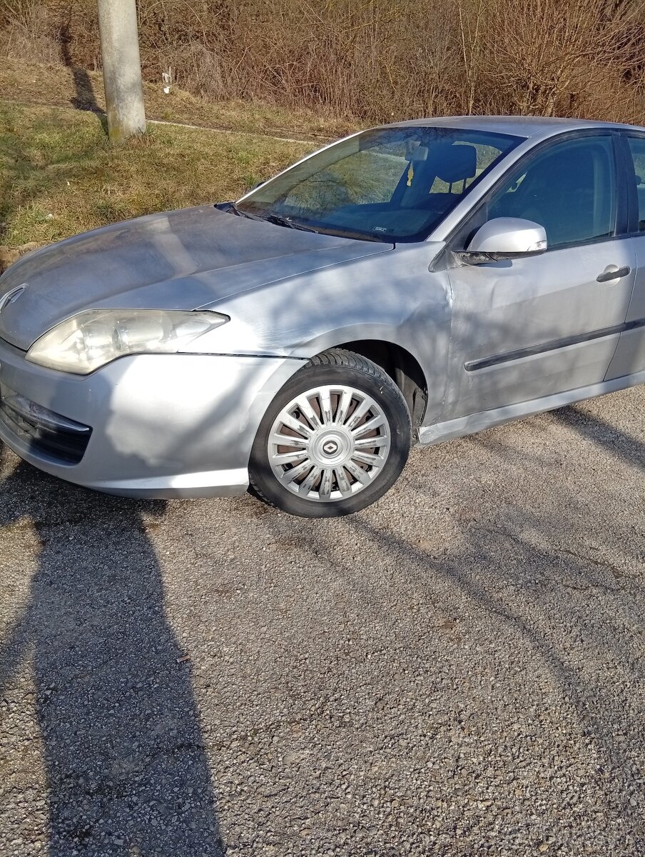 Renault laguna rok 2010 - 9